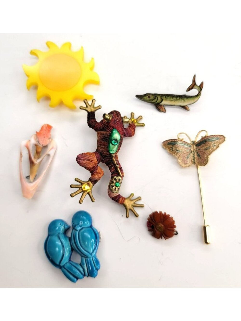 Retro Vintage Pin Lot Frog Sun Bird Fish Shell Butterfly Flower Lot of 7 Ct570